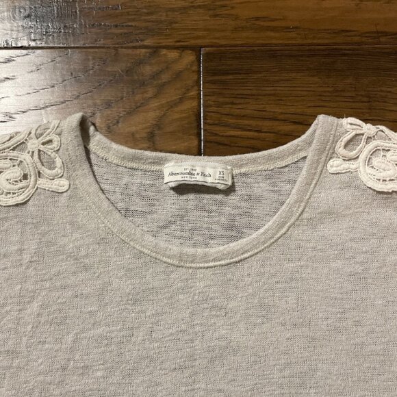 Abercrombie & Fitch boho embroidered cropped sweater size XS - Picture 8 of 13